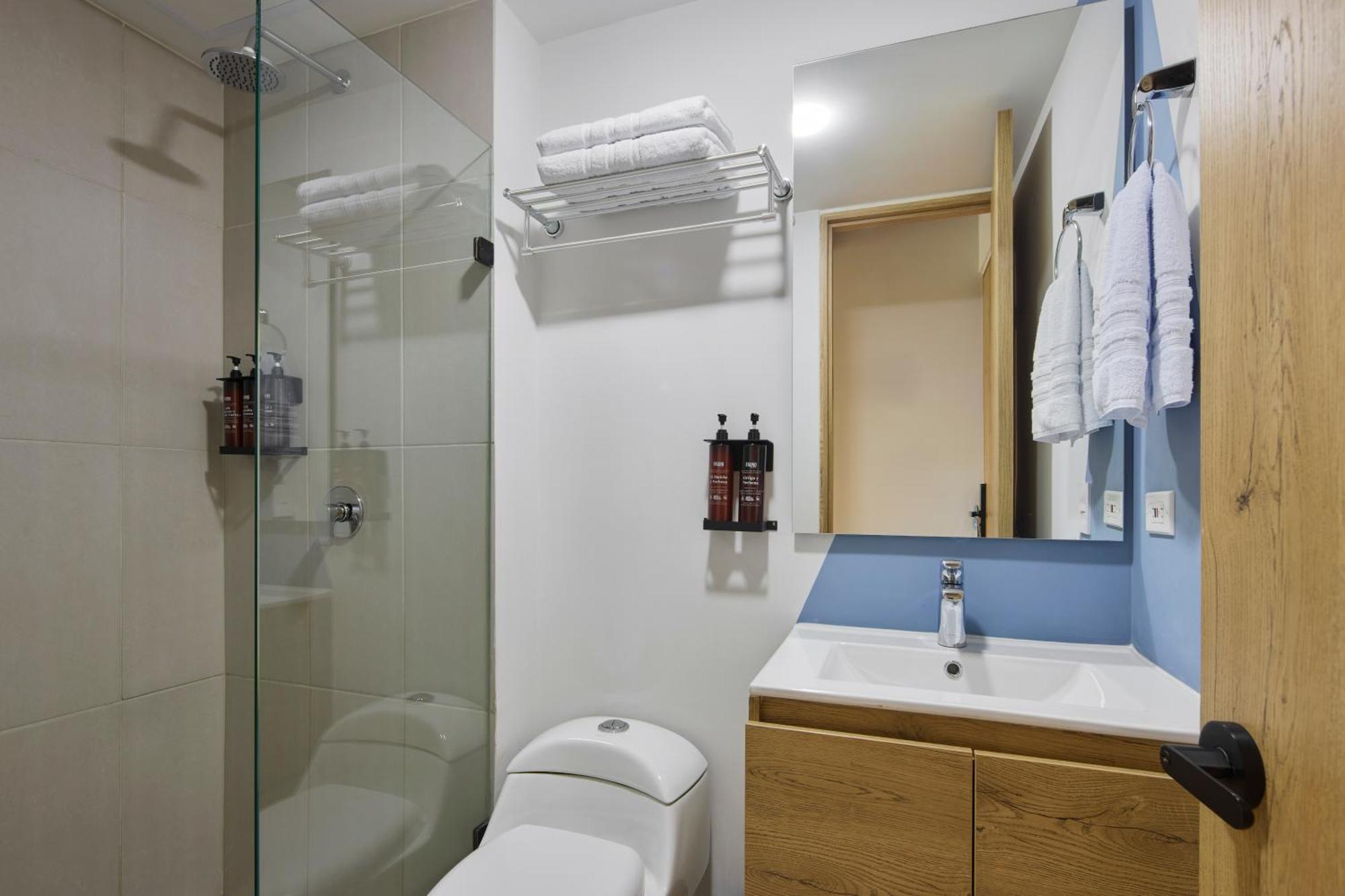 30 Living Suites Медельин Экстерьер фото