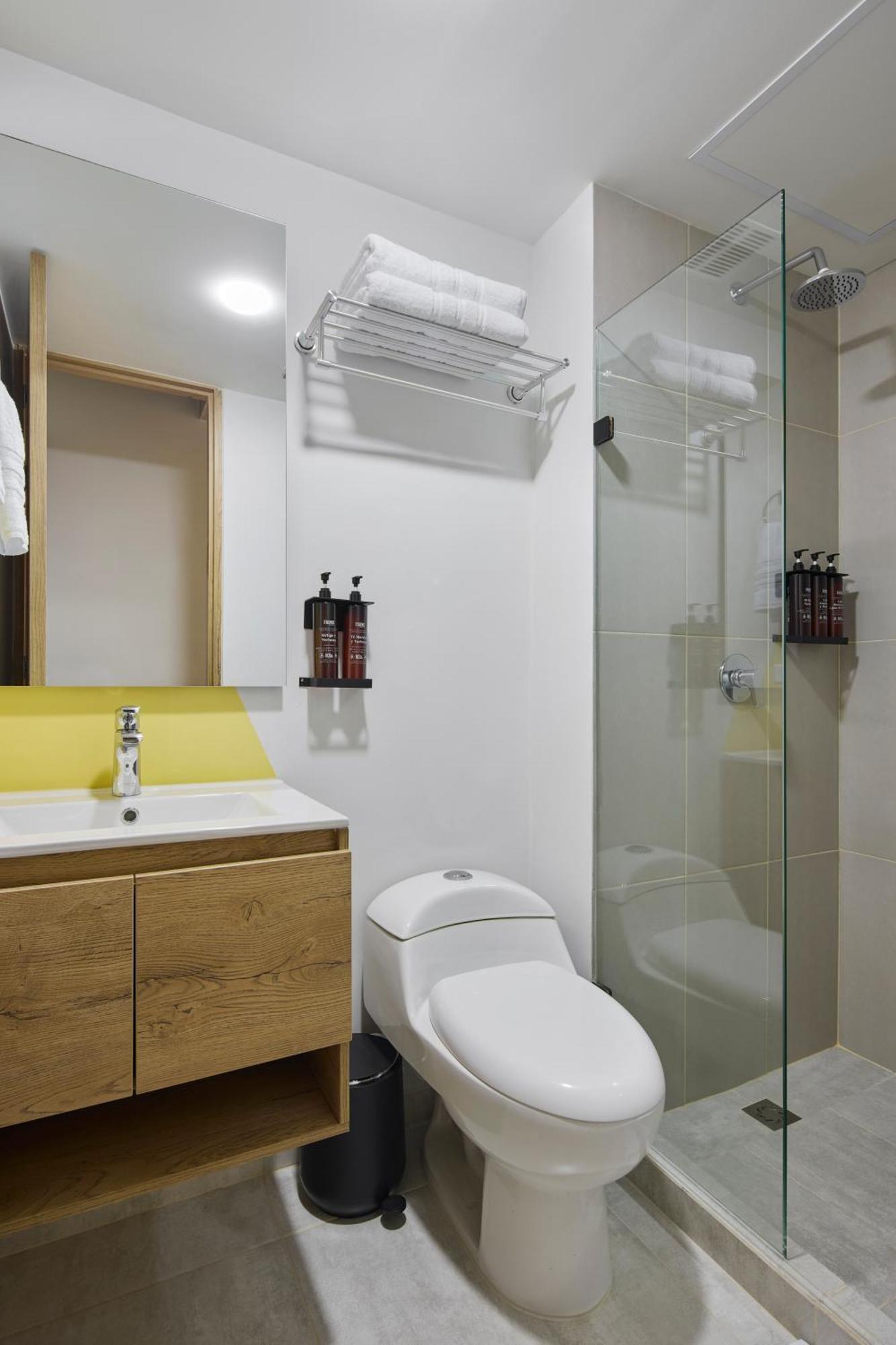30 Living Suites Медельин Экстерьер фото